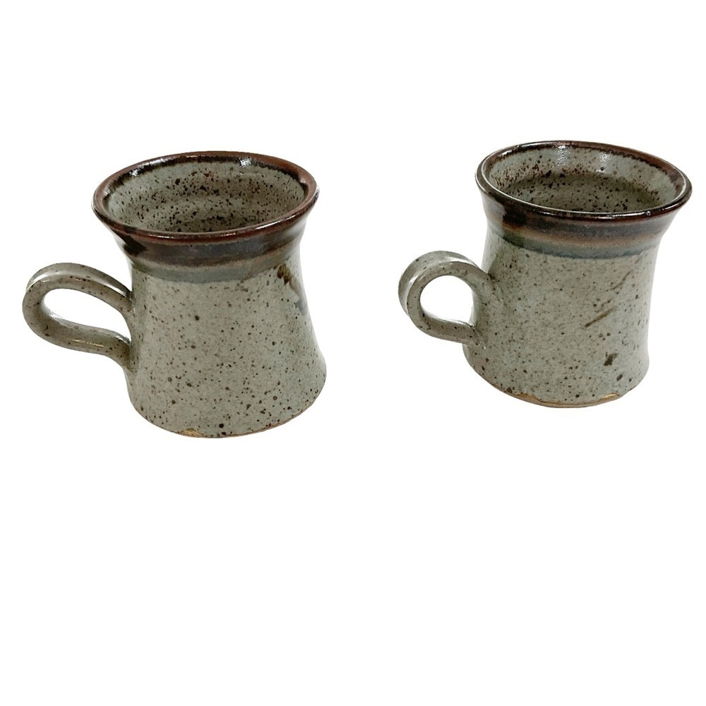 Set of 2 Studio Pottery mugs with handles . Artist Signed 12 ounce each - Picture 5 of 12